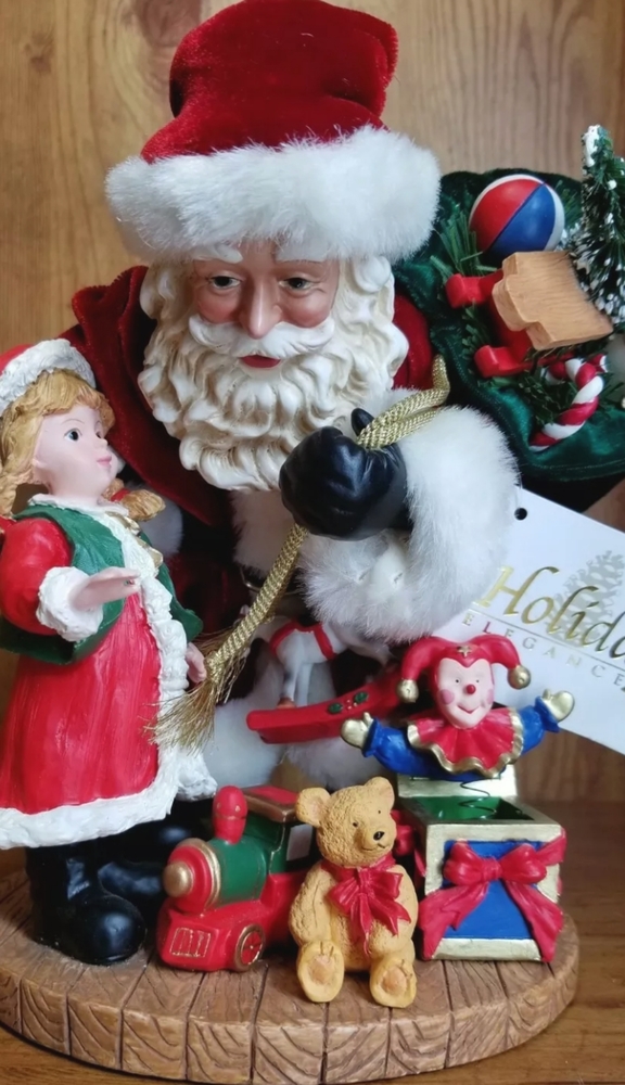 2002 Vintage Holiday Elegance Santa Christmas 9" Sculpture Figurine With Tag